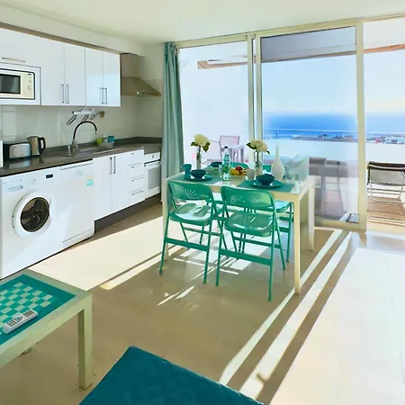 Arthouse Sea View - Acquamarina E Zaffiro 度假居 *